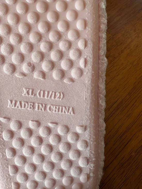 Hello Kitty Scuff Slippers Slip On Elasticized Back Strap Size 11/12 - Picture 4 of 4